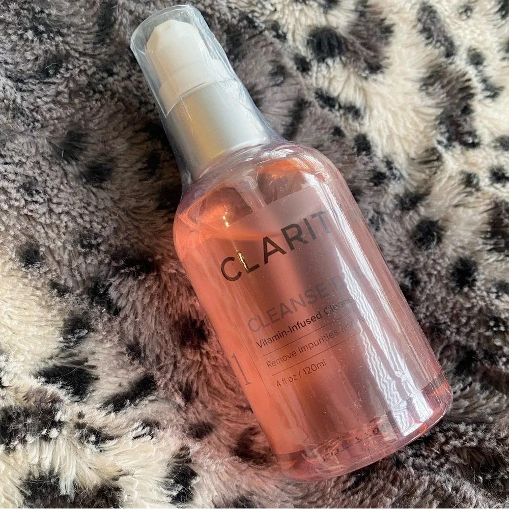 NWT ClarityRx Cleanse Daily Vitamin-Infused Cleanser